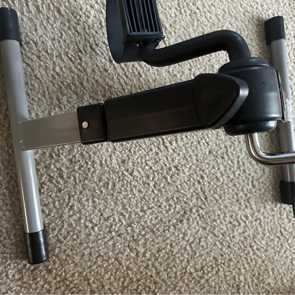 Compact Exercise Pedal Machine - Picture 4 of 4